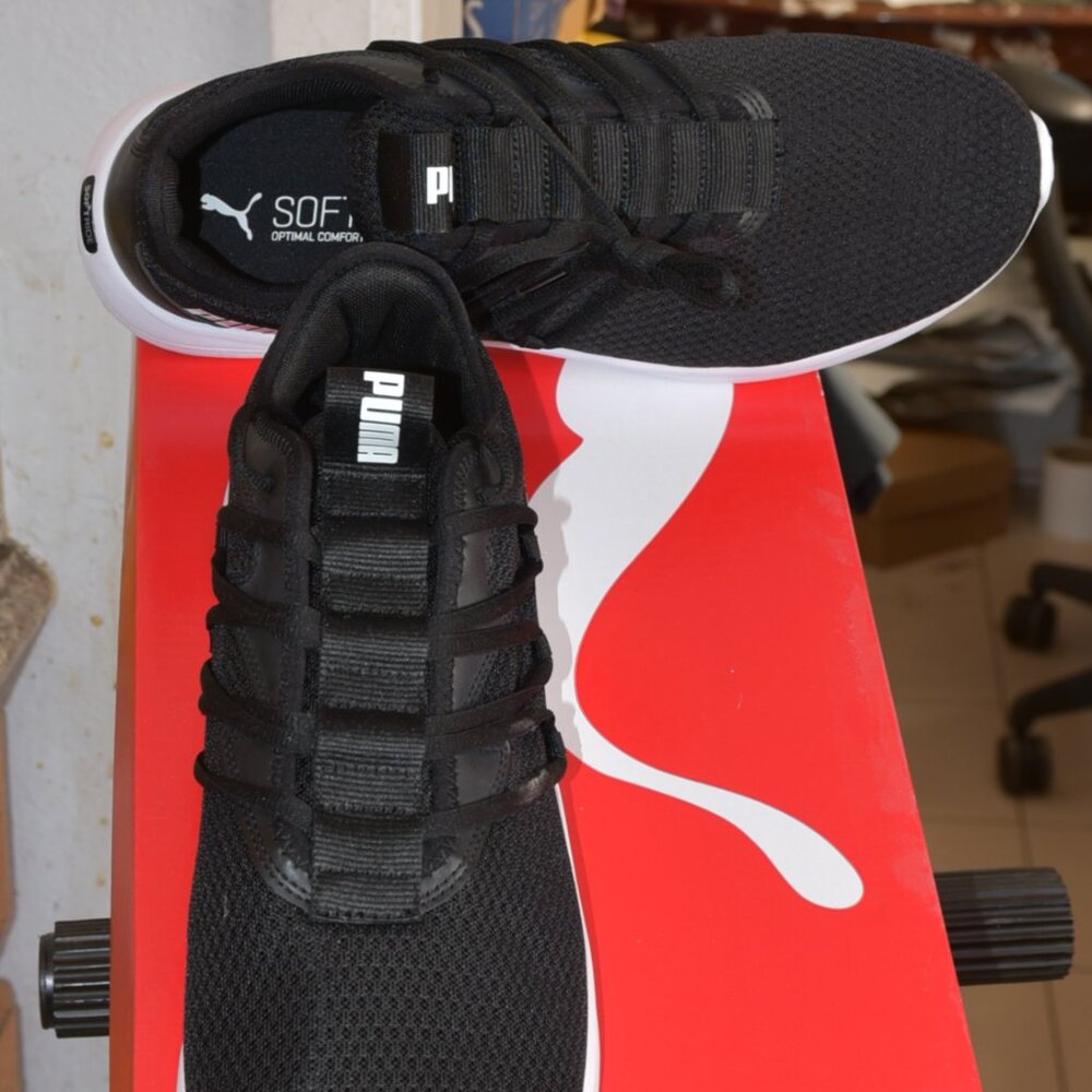 PUMA® Colors: Black Functioning tie lace  Sneaker